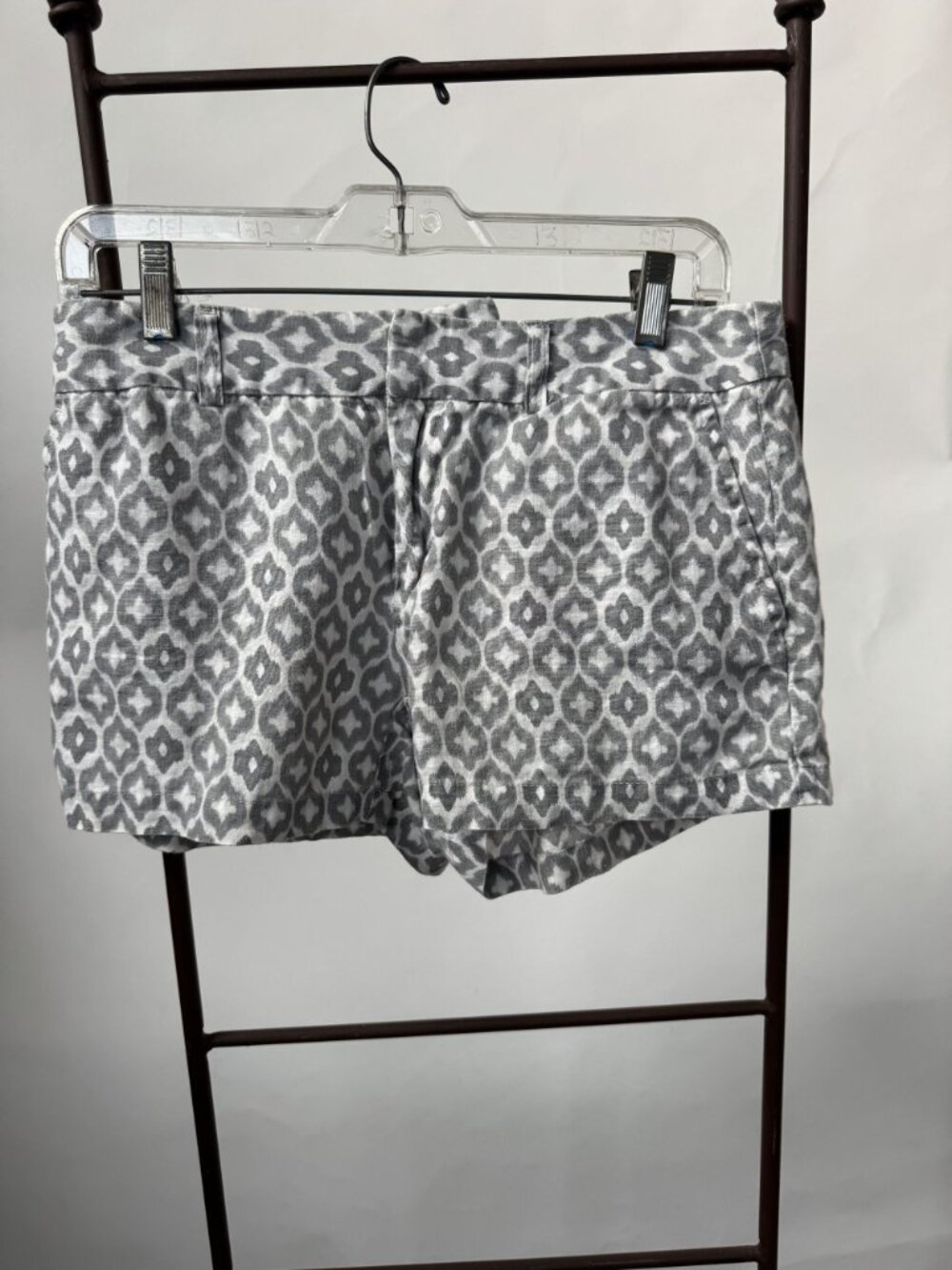 Cynthia Rowley Gray & White Linen Shorts Womens Size 4 Lightweight Ikat Print - Picture 15 of 16